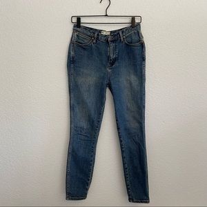 FREE PEOPLE Women’s Size 27 Blue Medium Wash Skinny Denim Jean